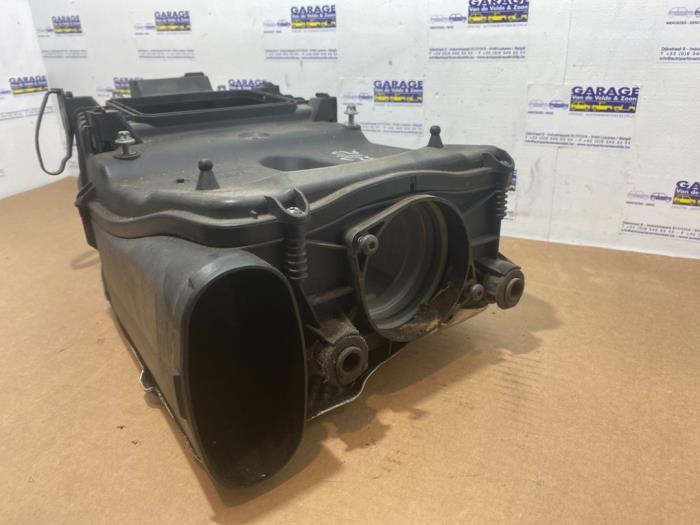 Obudowa filtra powietrza Mercedes C-Klasse