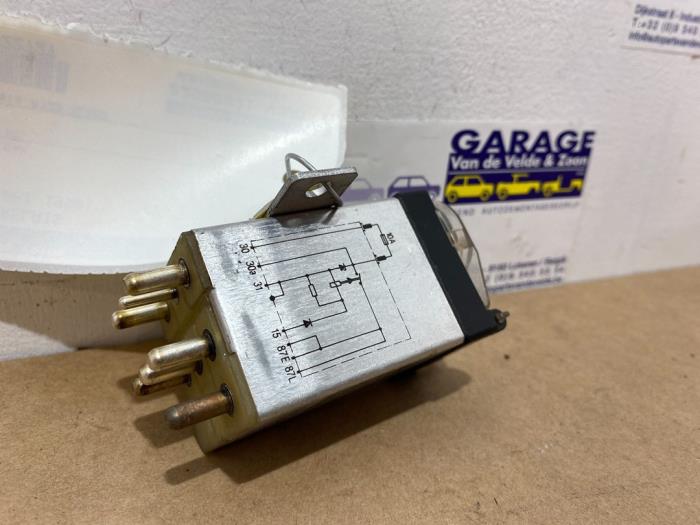 Przekaznik przeciwnapieciowy Mercedes SL