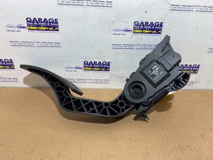 Accelerator pedal Mercedes GLA