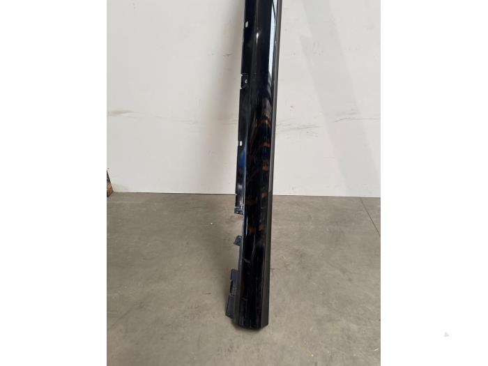 Sill, left Mercedes E-Klasse