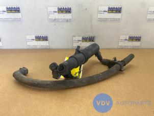 Gebruikte Pomp koplampsproeier Mercedes C (W203) 2.2 C-220 CDI 16V Prijs € 30,25 Inclusief btw aangeboden door Autoparts Van De Velde