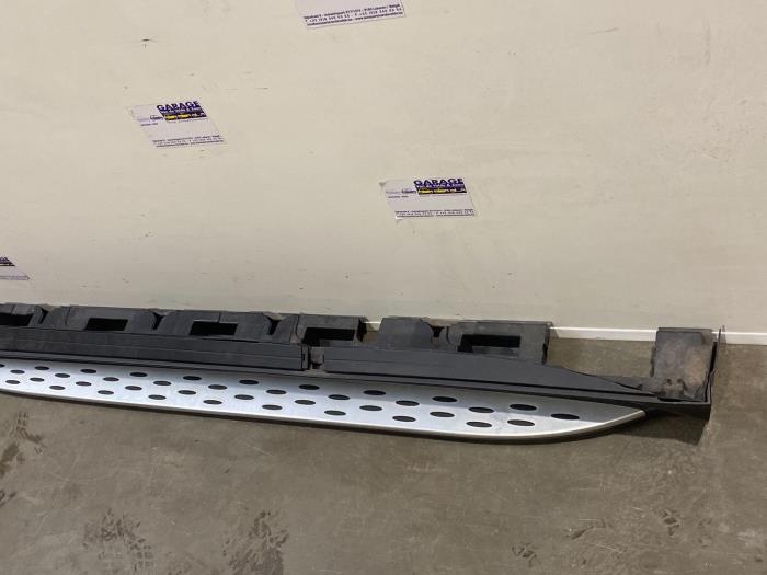 Sill, left Mercedes GLE