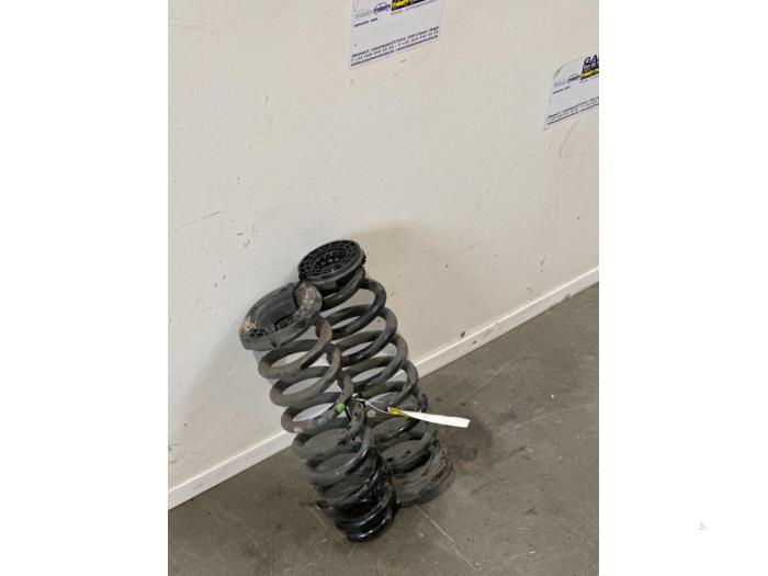 Schroefveer achter Mercedes C-Klasse