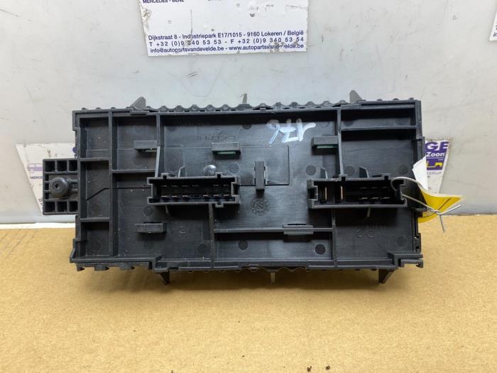 Fuse box Mercedes B-Klasse