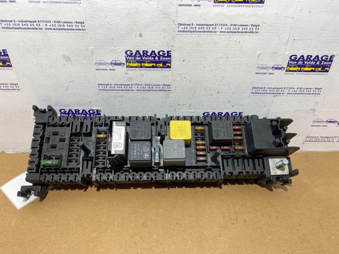Fuse box Mercedes B-Klasse