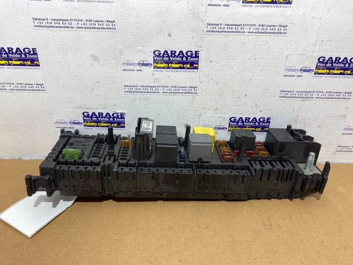 Fuse box Mercedes B-Klasse
