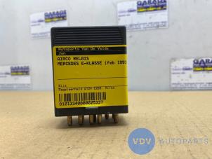 Gebruikte Airco relais Mercedes E (W124) 2.8 280 E 24V Prijs € 30,25 Inclusief btw aangeboden door Autoparts Van De Velde