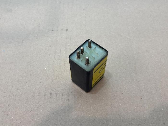 Brandstofpomp relais Mercedes E-Klasse