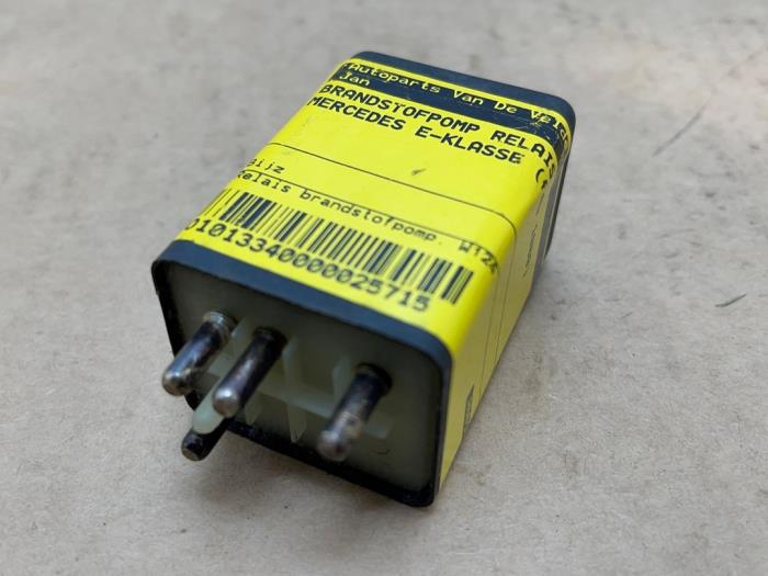 Brandstofpomp relais Mercedes E-Klasse