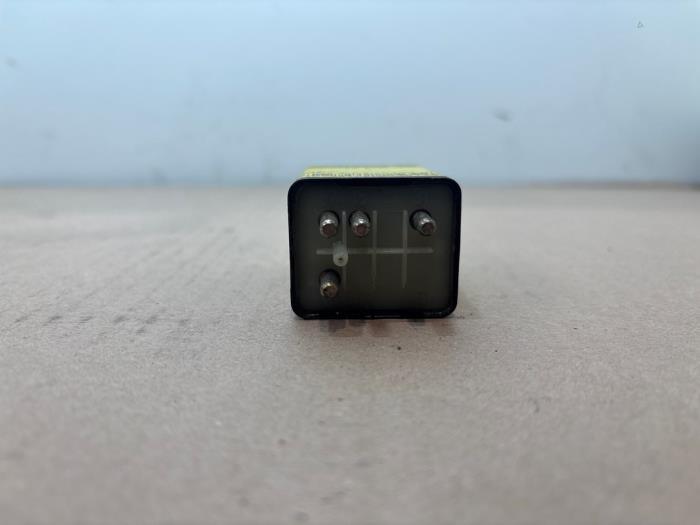 Brandstofpomp relais Mercedes E-Klasse