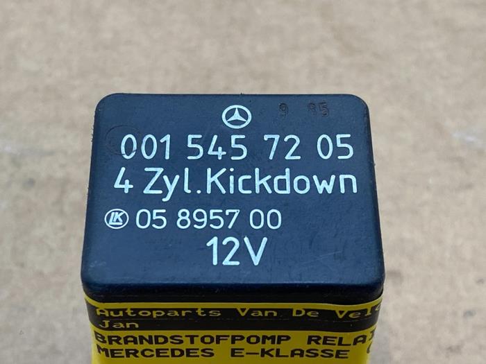 Brandstofpomp relais Mercedes E-Klasse