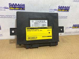Gebruikte Module keyless vehicle Mercedes GL (X164) 4.0 GL 450 CDI V8 32V Prijs € 90,75 Inclusief btw aangeboden door Autoparts Van De Velde