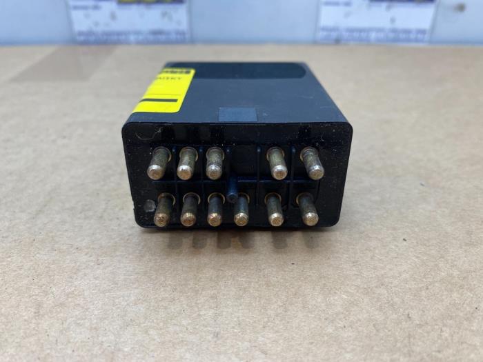 Brandstofpomp relais Mercedes 260SE-600SEL