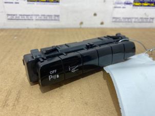 Gebruikte Schakelaar (diversen) Mercedes C (W205) C-220 2.2 CDI BlueTEC, C-220 d 16V Prijs € 24,20 Inclusief btw aangeboden door Autoparts Van De Velde