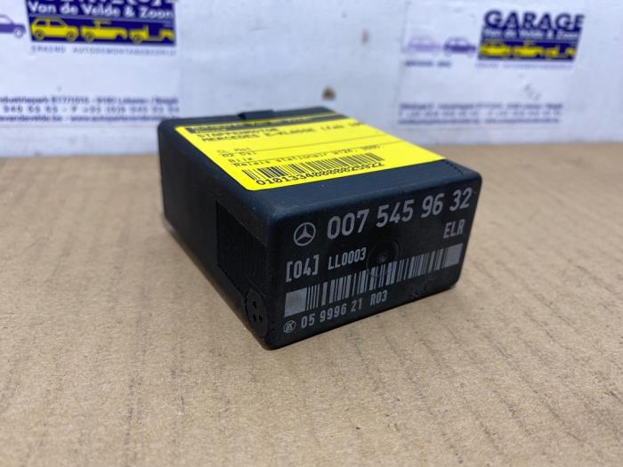 Silnik skokowy Mercedes E-Klasse