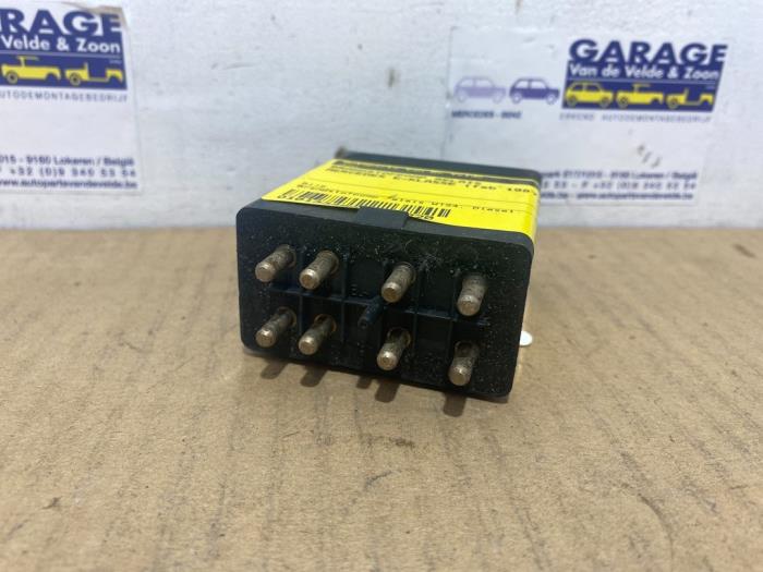 Relais pompe carburant Mercedes E-Klasse