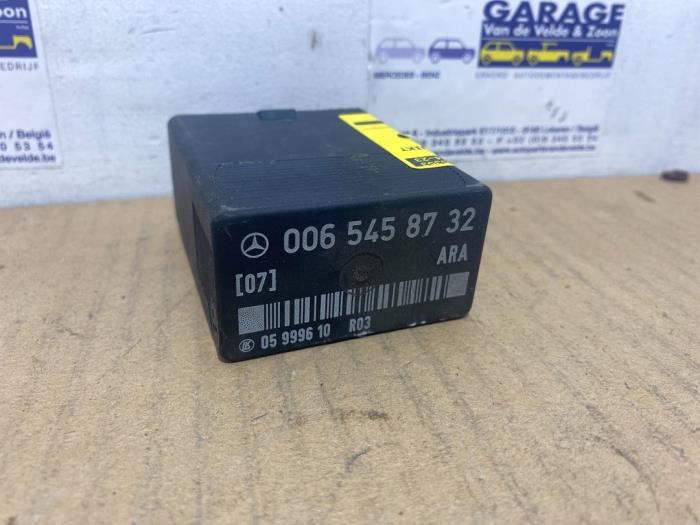 Relais pompe carburant Mercedes E-Klasse