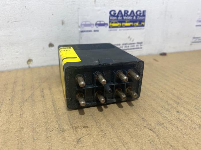 Fuel pump relay Mercedes E-Klasse