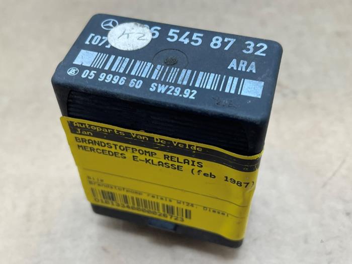 Brandstofpomp relais Mercedes E-Klasse