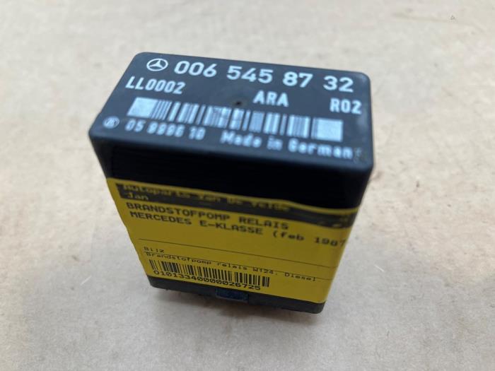 Relais pompe carburant Mercedes E-Klasse