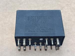 Gebruikte Richtingaanwijzer relais Mercedes 190 (W201) 2.0 E Kat. Prijs € 78,65 Inclusief btw aangeboden door Autoparts Van De Velde