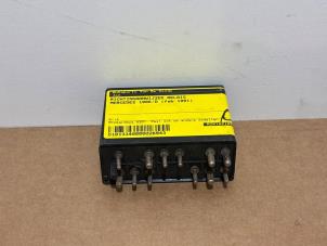 Gebruikte Richtingaanwijzer relais Mercedes 190 (W201) 2.0 E Kat. Prijs € 78,65 Inclusief btw aangeboden door Autoparts Van De Velde