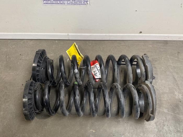 Schroefveer achter Mercedes C-Klasse