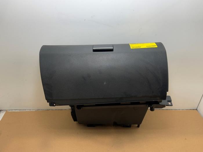 Boîte à gants Mercedes B-Klasse