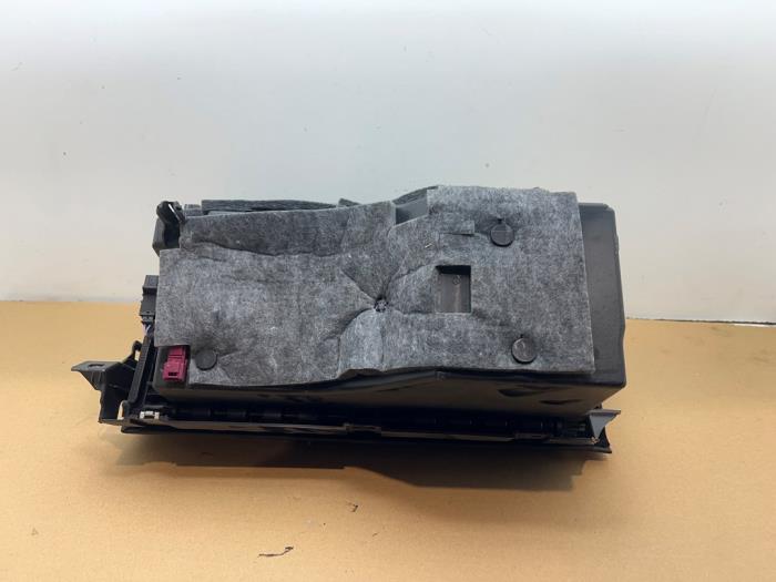 Glovebox Mercedes C-Klasse