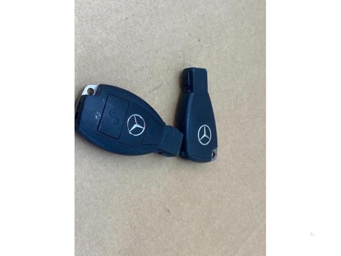 Serrure de contact + ordinateur Mercedes E-Klasse