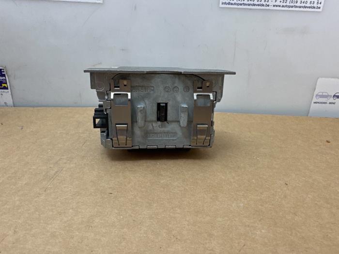 Ignition lock + computer Mercedes B-Klasse