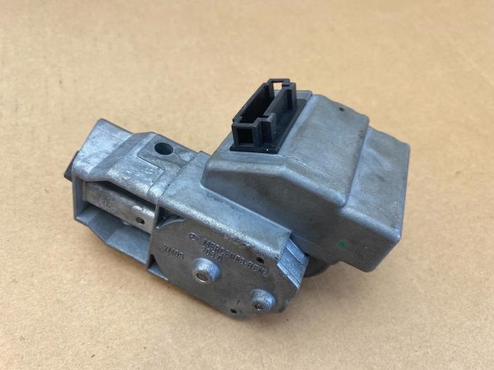 Ignition lock + computer Mercedes E-Klasse