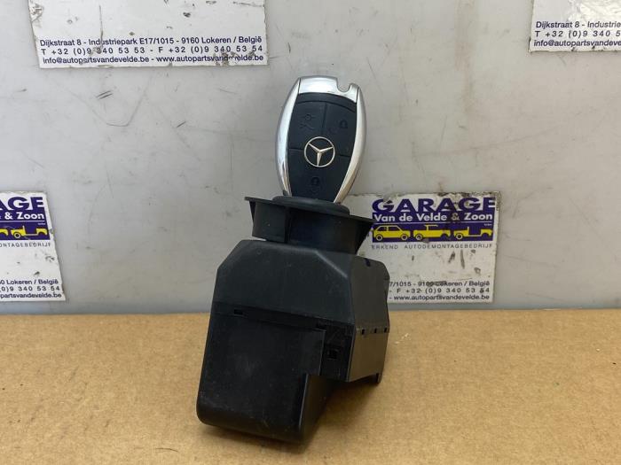 Ignition lock + computer Mercedes E-Klasse
