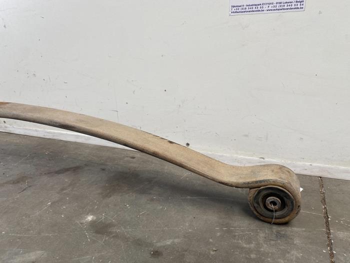 Bladveer achter Mercedes Sprinter