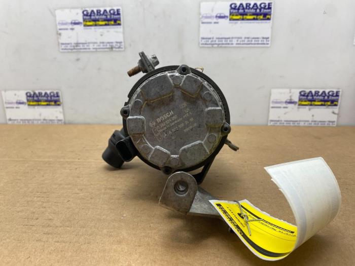 Waterpomp Mercedes CLA