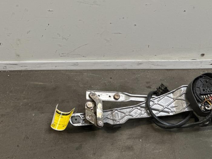 Mecanismo y motor de limpiaparabrisas Mercedes 190E/D