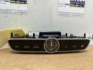 Gebruikte Bediening boordcomputer Mercedes E (W213) E-220d 2.0 Turbo 16V Prijs € 90,75 Inclusief btw aangeboden door Autoparts Van De Velde