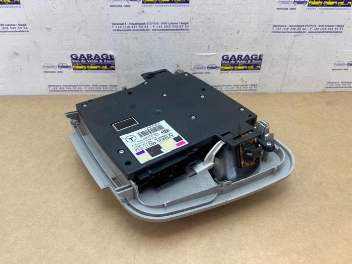 Oswietlenie wewnetrzne przód Mercedes C-Klasse