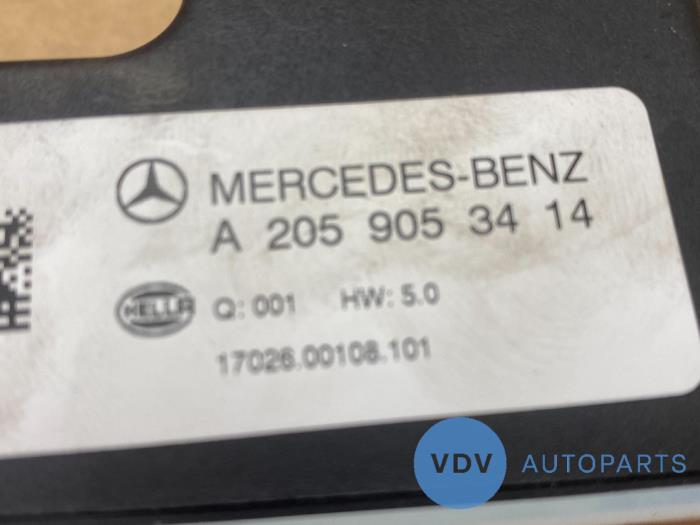 Module (diversen) van een Mercedes-Benz C (W205) C-180d 1.6 Turbo 16V 2019