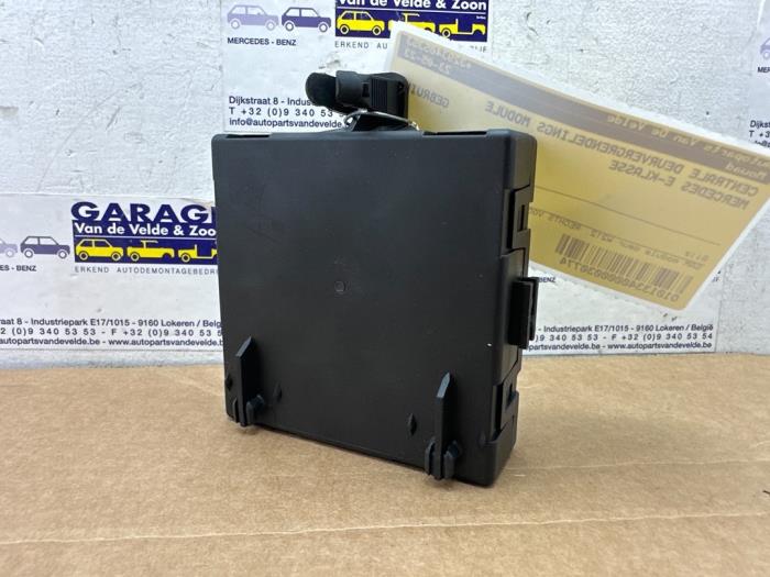 Modul centralnego zamka Mercedes E-Klasse