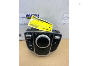 Gebruikte Bediening boordcomputer Mercedes E (W213) E-200d 2.0 Turbo 16V Prijs € 90,75 Inclusief btw aangeboden door Autoparts Van De Velde