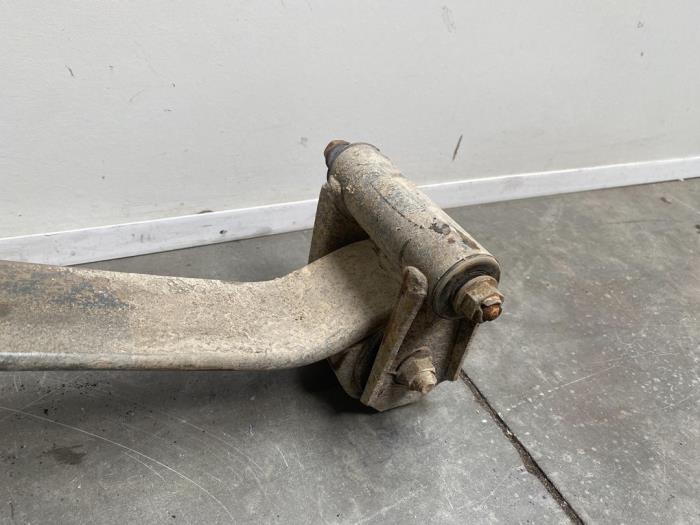 Bladveer achter Mercedes Sprinter