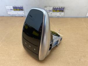 Gebruikte Bediening boordcomputer Mercedes S (222.0/222.1) 3.0 S-350d 4-Matic Prijs € 151,25 Inclusief btw aangeboden door Autoparts Van De Velde