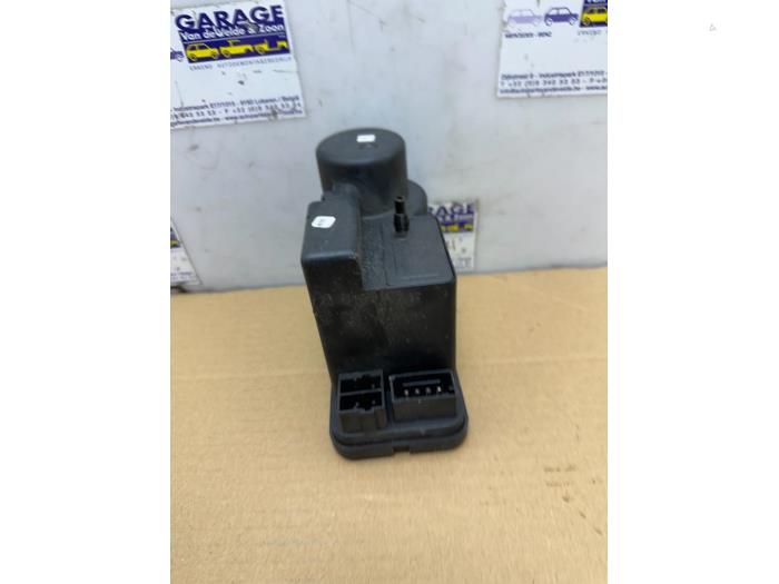 Modul centralnego zamka Mercedes C-Klasse