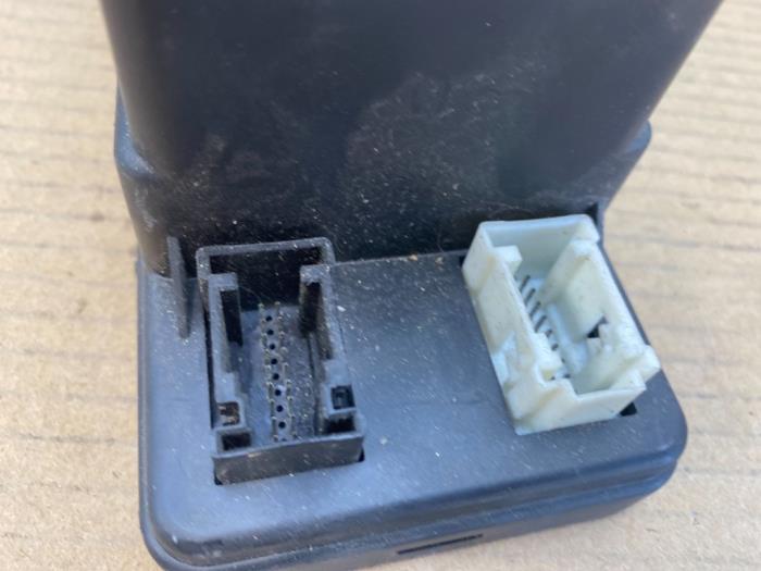 Silnik centralnego zamka Mercedes CLK