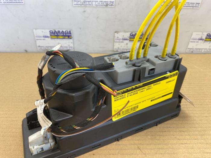 Modul centralnego zamka Mercedes E-Klasse
