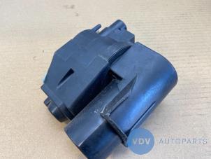 Gebruikte Deur module Mercedes S (W140) 2.8 S 280 24V Prijs € 60,50 Inclusief btw aangeboden door Autoparts Van De Velde