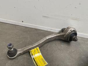 Gebruikte Draagarm links-voor Mercedes C Combi (S203) 2.2 C-220 CDI 16V Prijs € 60,50 Inclusief btw aangeboden door Autoparts Van De Velde
