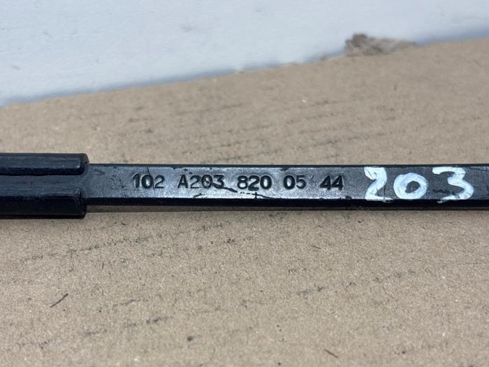 Front wiper arm Mercedes C-Klasse