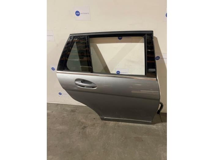 Drzwi prawe tylne wersja 4-drzwiowa Mercedes C-Klasse